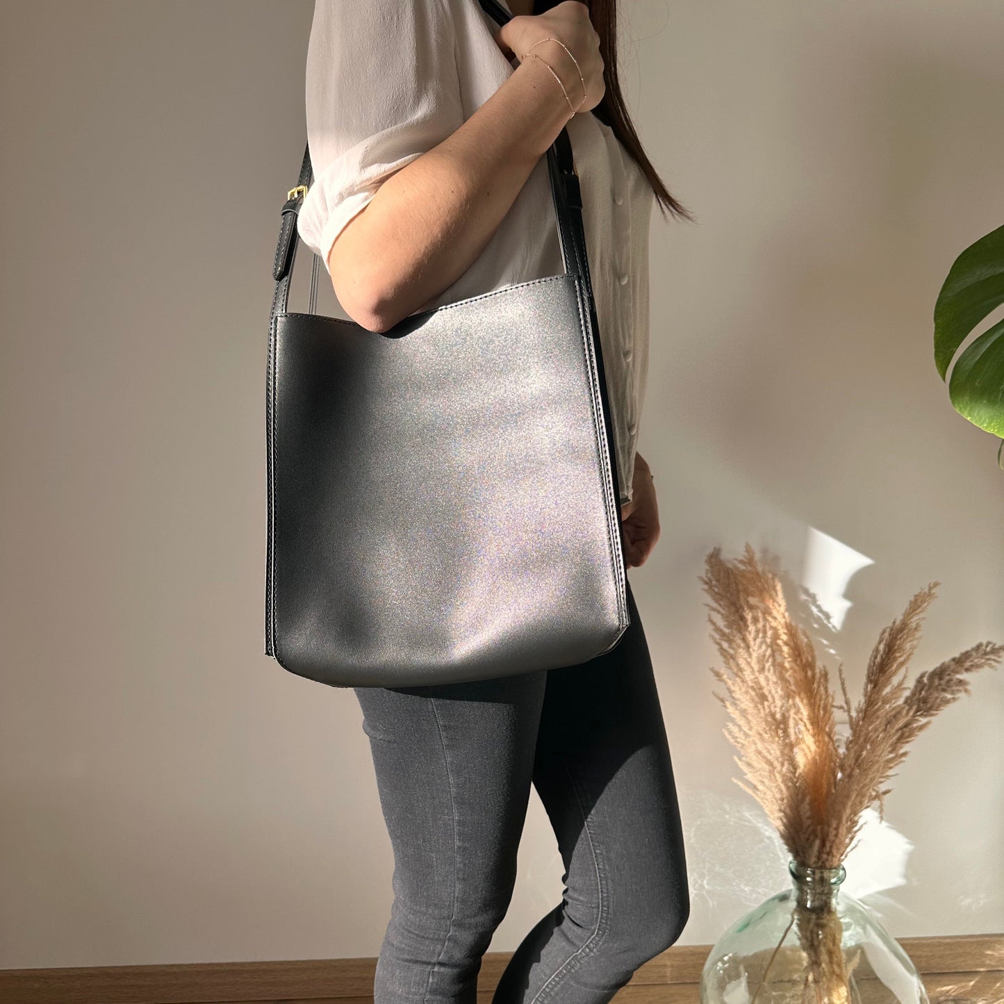 Rivia | Tote Bag