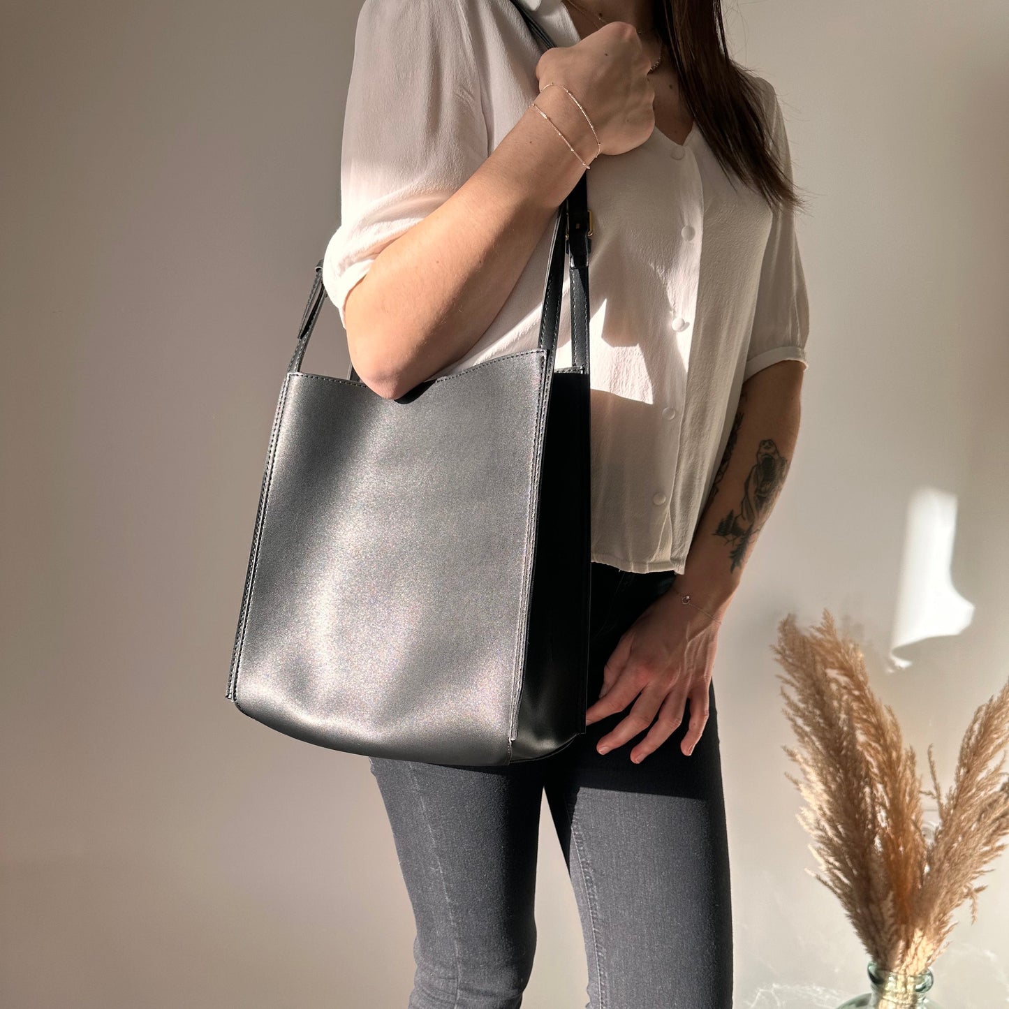 Rivia | Tote Bag
