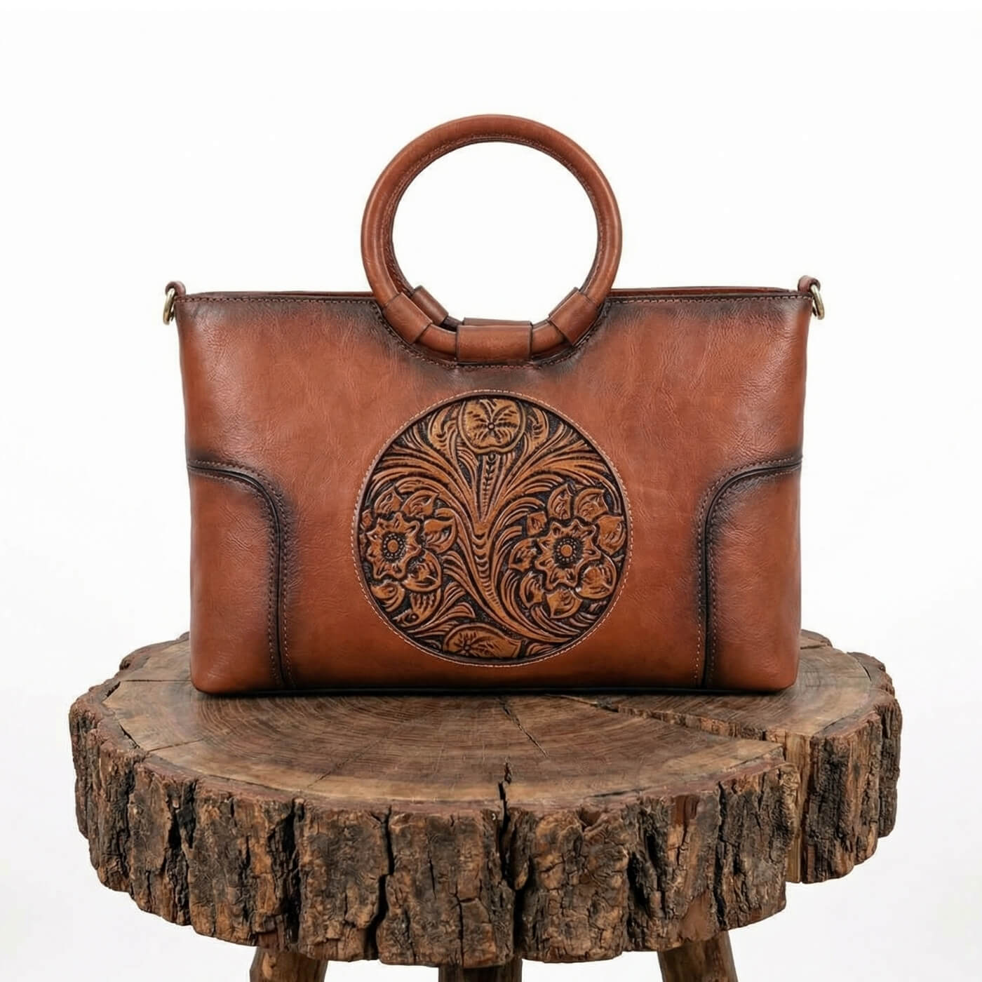 Luciana’s Carved Detail | Handbag