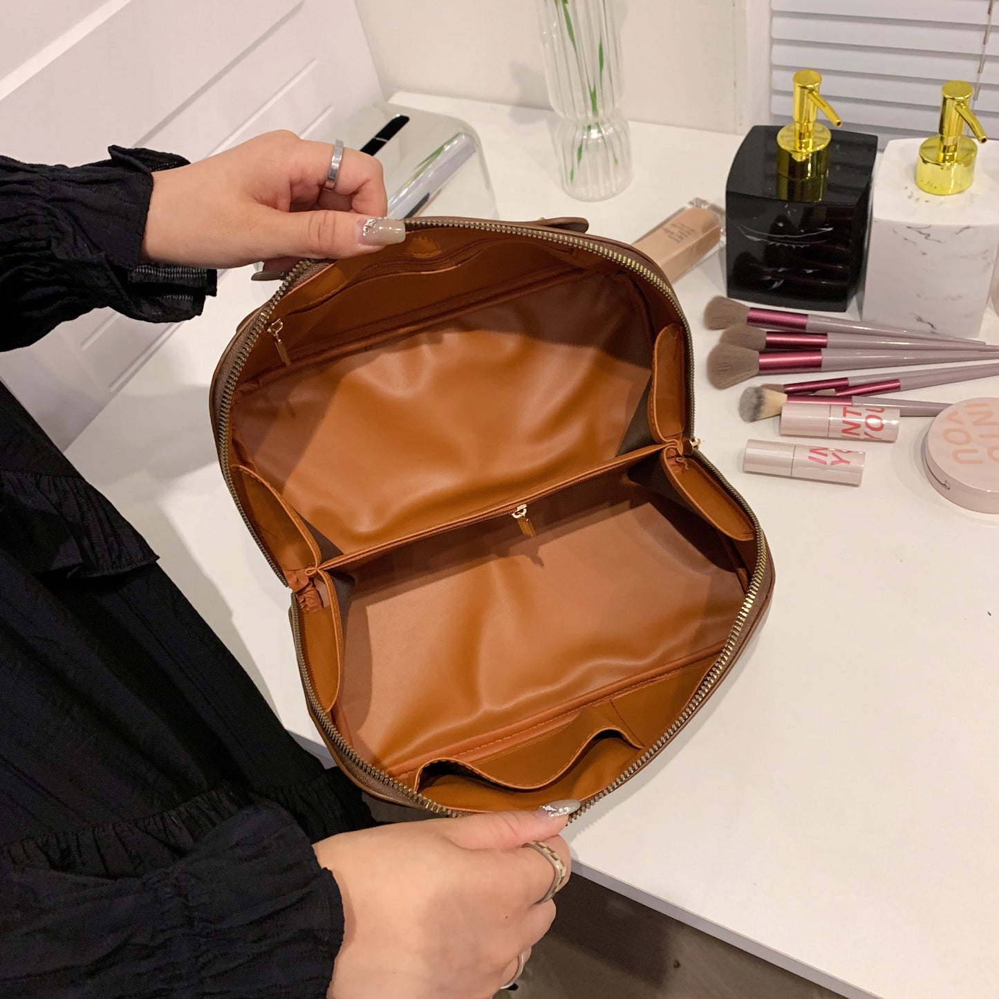 Tihna | Makeup Pouch